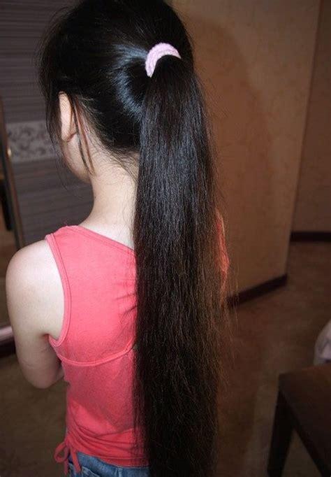 小美女剪头发图2