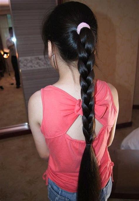 小美女剪头发图1