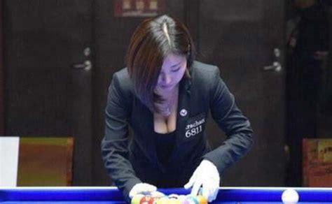 台球美女裁判图2