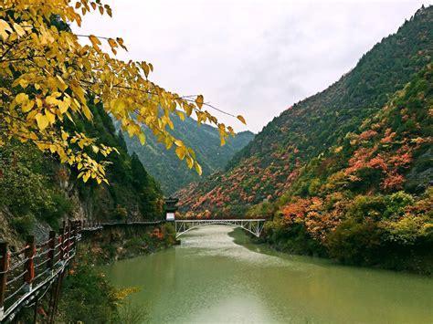 探查灵霄峡图1